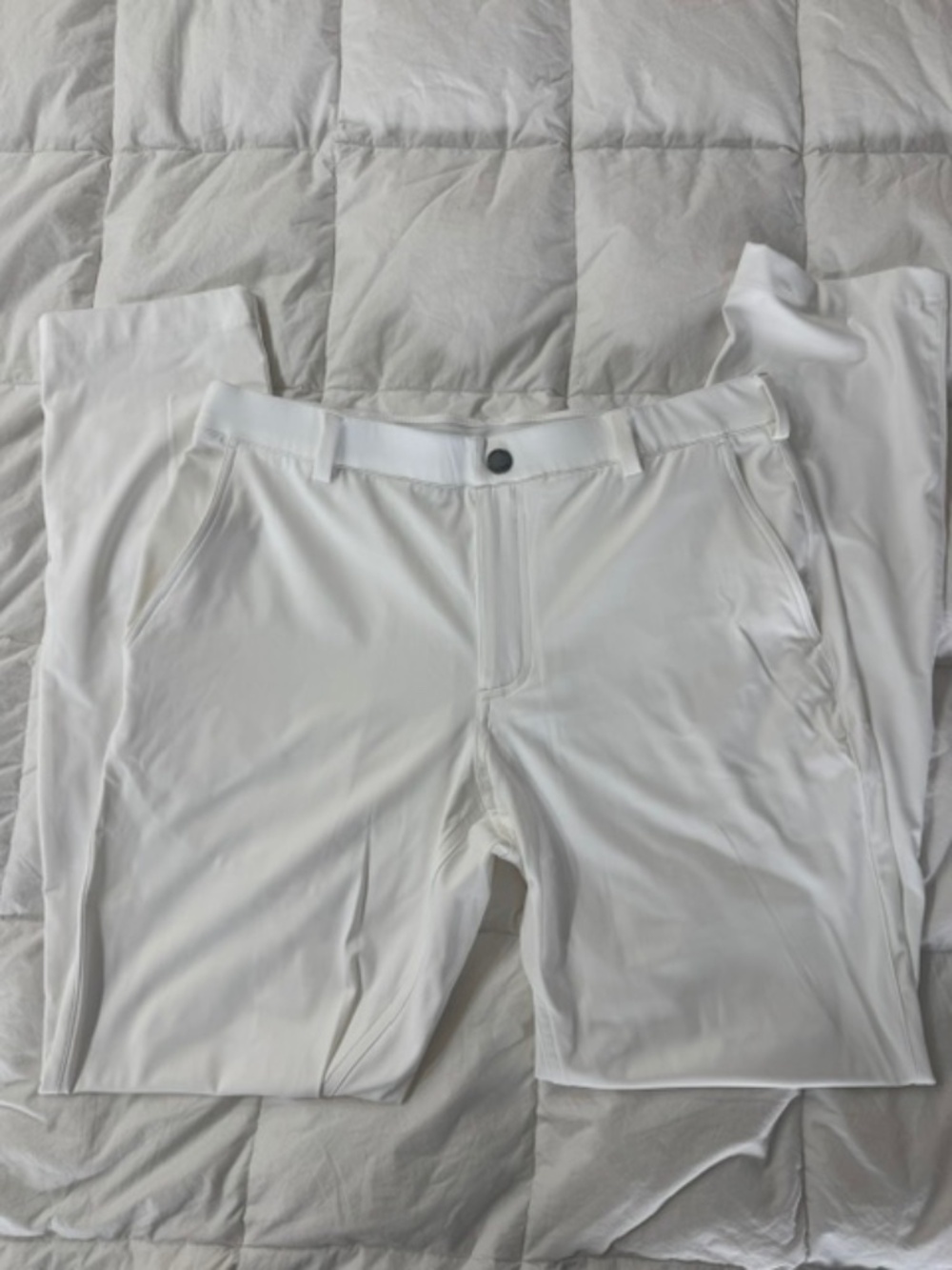 Redvanly, Medium, White